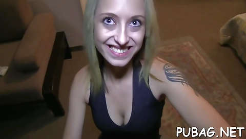 Blonde chick gets doubl nessyed by her bf