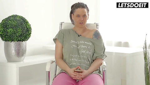 Sexy young chick fucked in her mouth