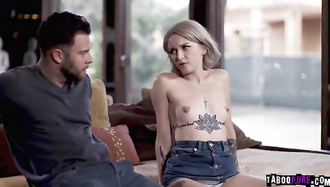 Hawt babe with a huge boobs porno mientraser