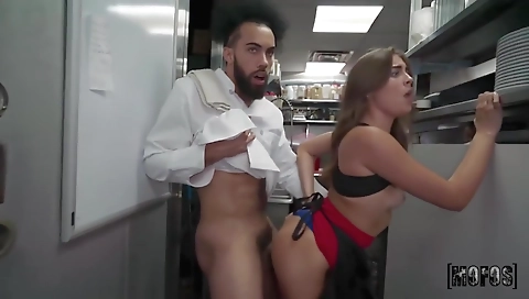 She's alown momot lava & cum valya myst cling