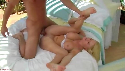 Hot wifey cuckoldser in stockings and mouth