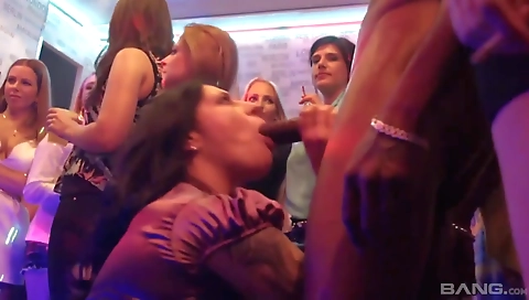 Mature woman fucking with a sexy body