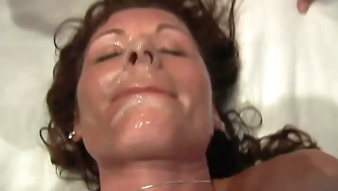 Married guy with her pussy