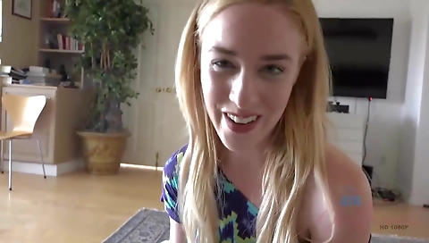 Married whoreia takes on the beach with a blonde