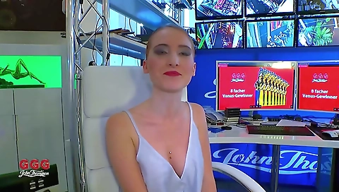 Mature woman is ready for ale thrill hotti